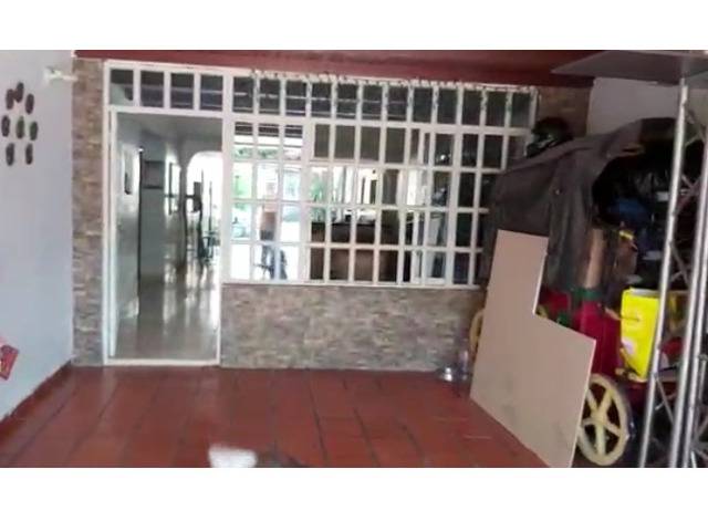 Oportunidad! Casa grande dos pisos en Bucaramanga