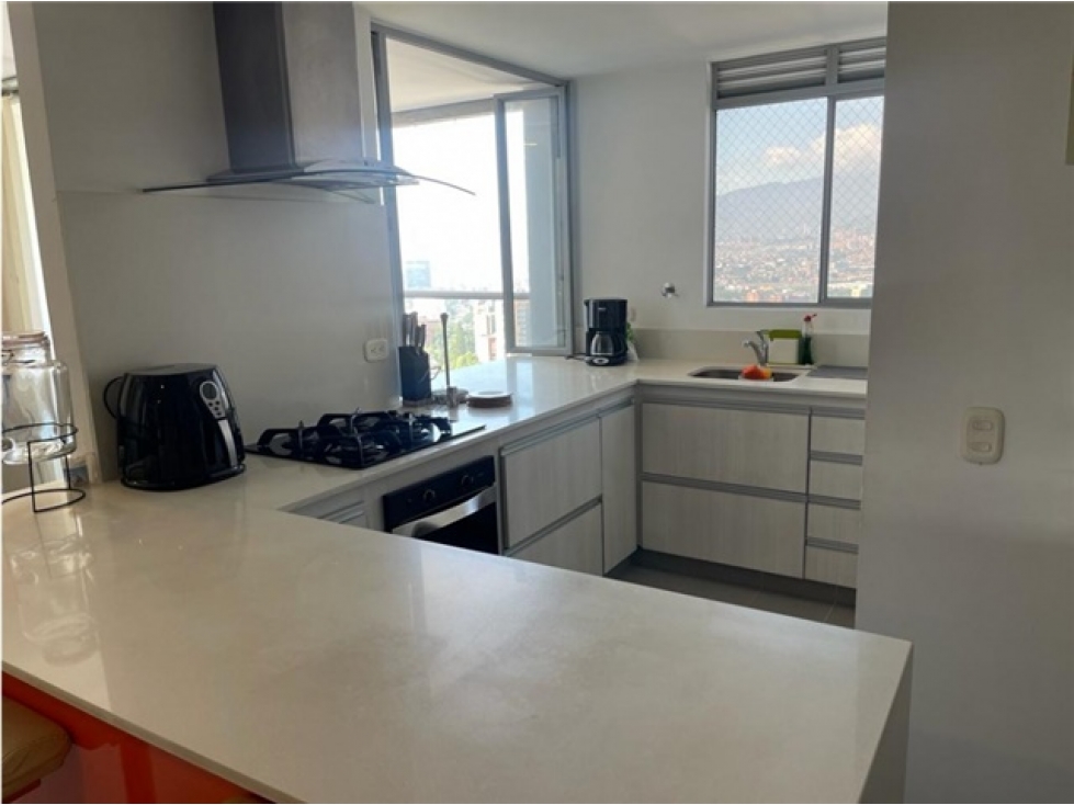 Apartamento Amoblado en Arriendo  Medellín Sector Los Balsos