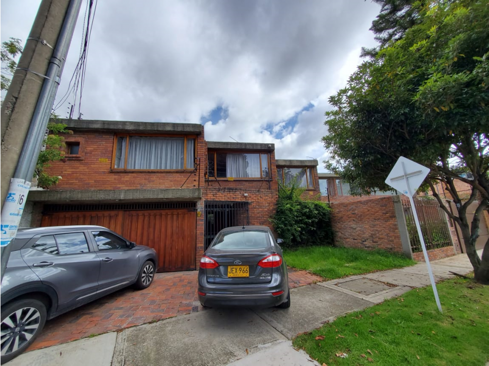 Bogota, Alquiler Casa Calatrava 290 mts