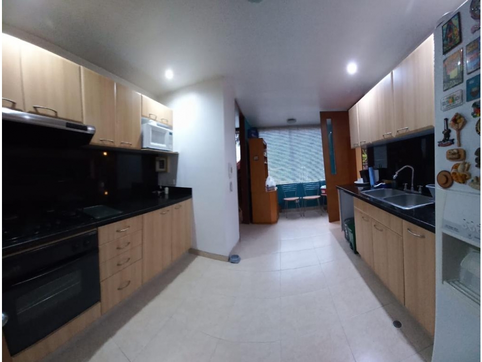 LINDARAJA HERMOSO  APARTAMENTO