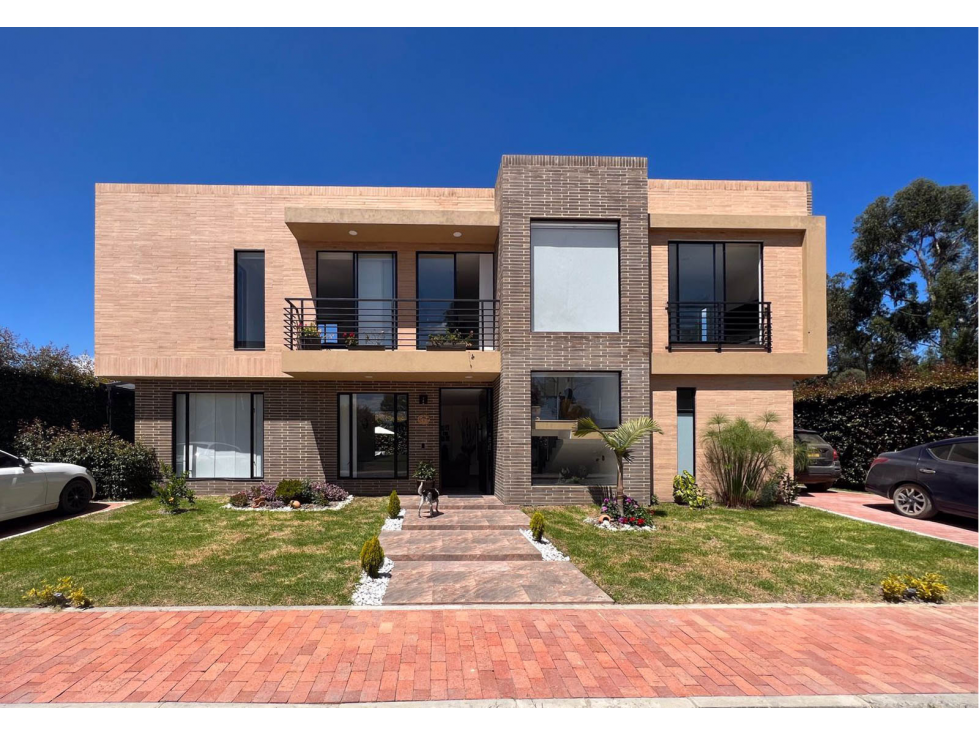 Casa en venta en Urbanización Cerrada en Chia al Norte de Bogotá