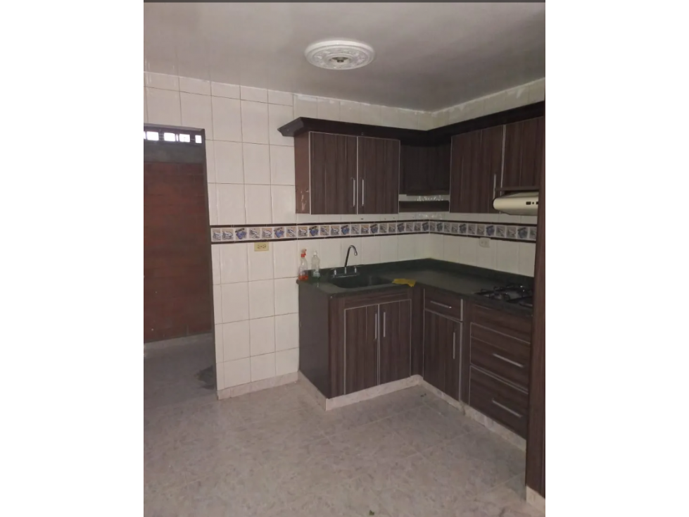 Venta Casa Unifamiliar en Ciudad 2000 de 170Mt2, Sur de Cali 8637.