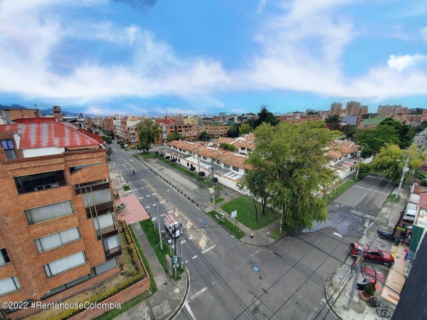 Arriendo Apartamento en  Batan(Bogota) C.O  22-1744