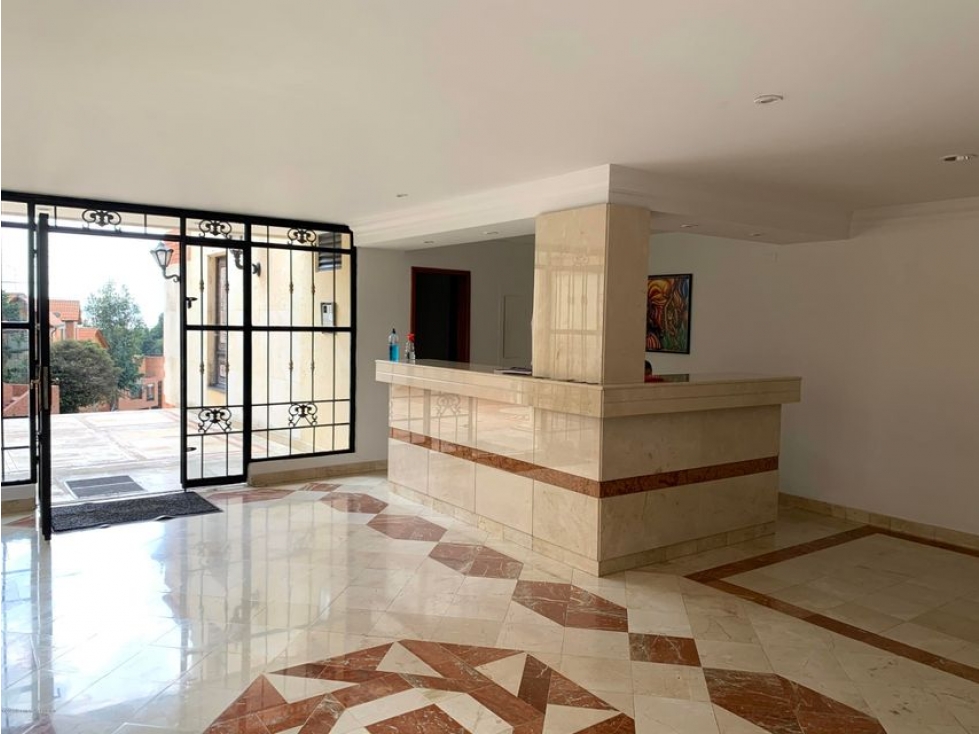 Vendo Apartamento en  Bosque de Pinos M.C22-546