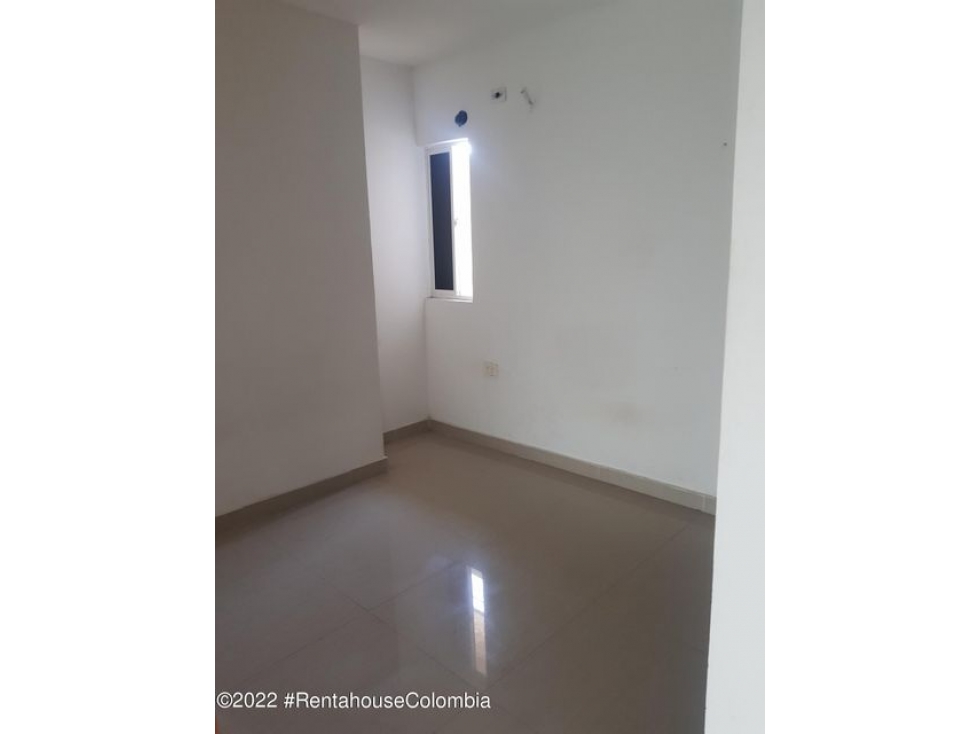 Apartamento en  Alto Bosque RAH CO: 22-2386