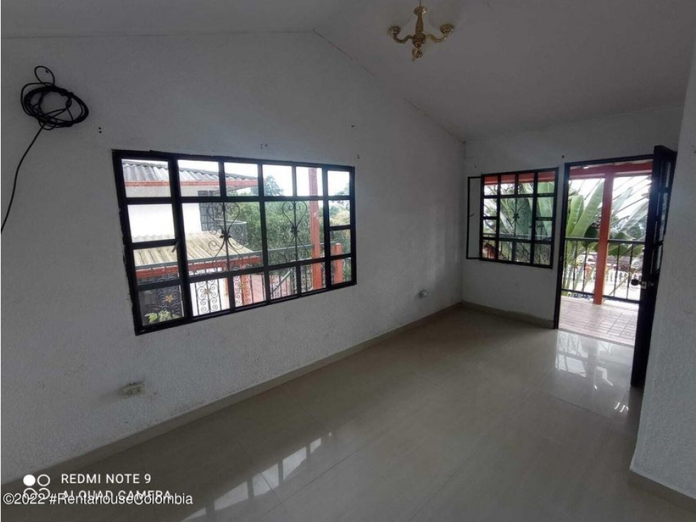 Vendo Casa en  Centro El Colegio C.C 22-2525