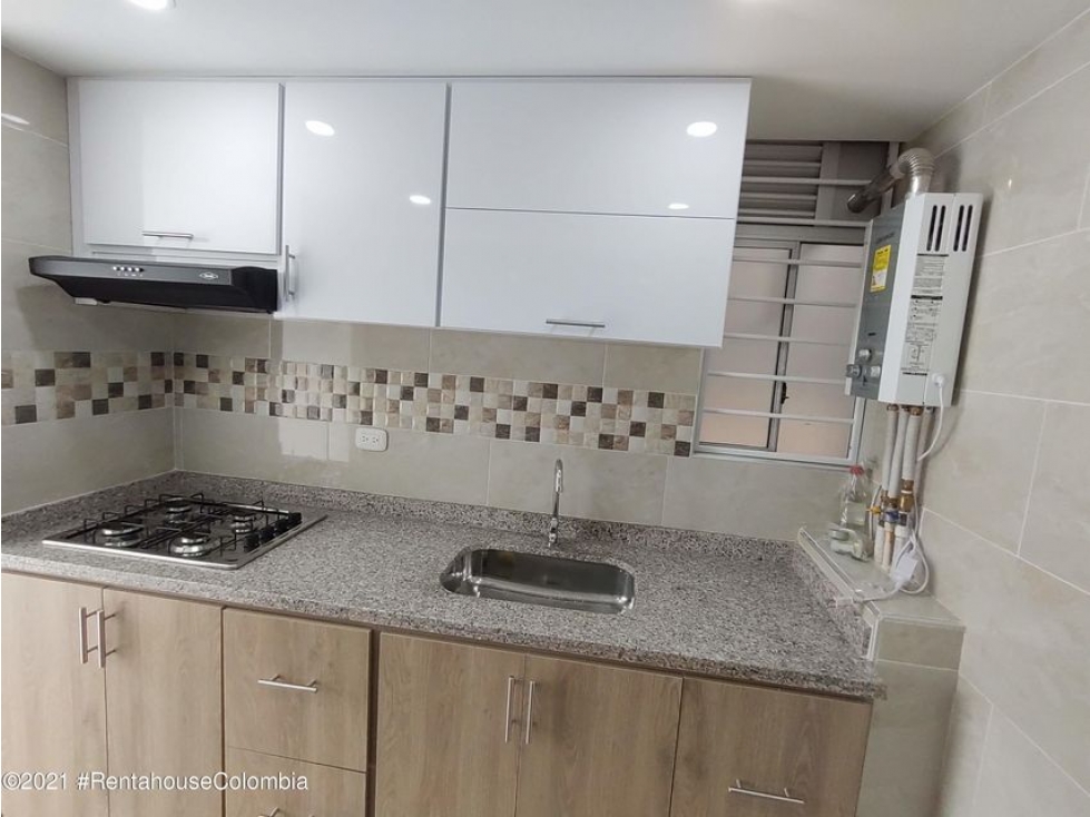 Apartamento en  La Felicidad RAH CO: 22-3242