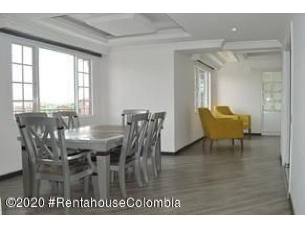 Apartamento en  Bosque de Pinos RAH CO: 23-39