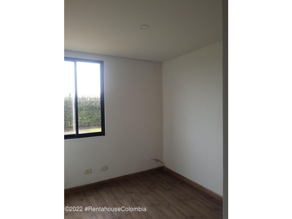 Apartamento en  El Rubi(Mosquera) RAH CO: 22-2033