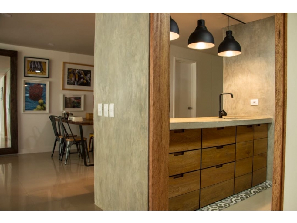 SE VENDE APARTAMENTO EN SANTA MONICA   ( MM)