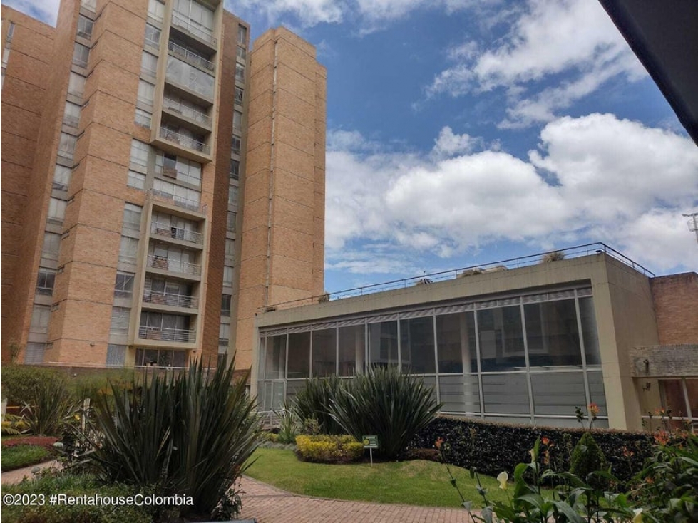 Apartamento en  Colina Campestre C.O: 24-810