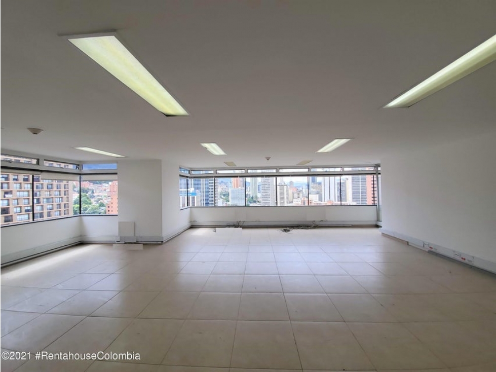 Comercial en  Samper(Bogota) RAH CO: 24-877