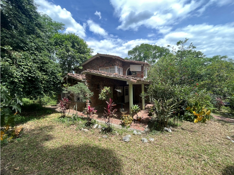 GRANDIOSA FINCA EN VENTA PARA REFORMAR EN SAN JERONIMO EL HATO