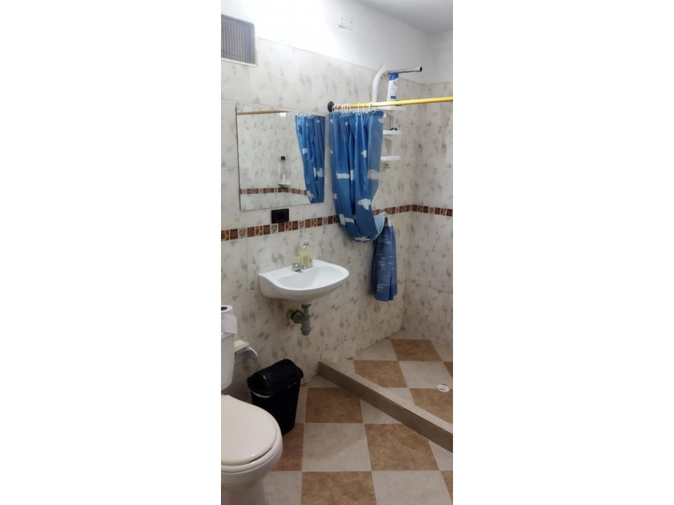 CASA PRIMER PISO UBICADA EN CAMPO VALDES