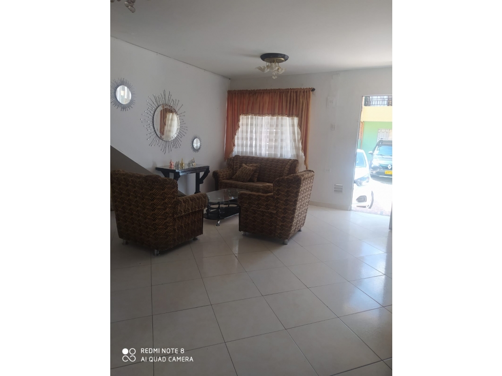 VENDO CASA 1ER PISO, UBICADA EN FLORENCIA-MEDELLÍN