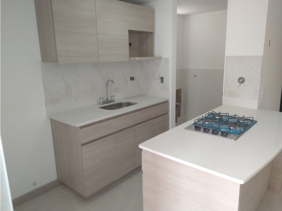 APARTAMENTO ÁREA 70m2, La Floresta P.8