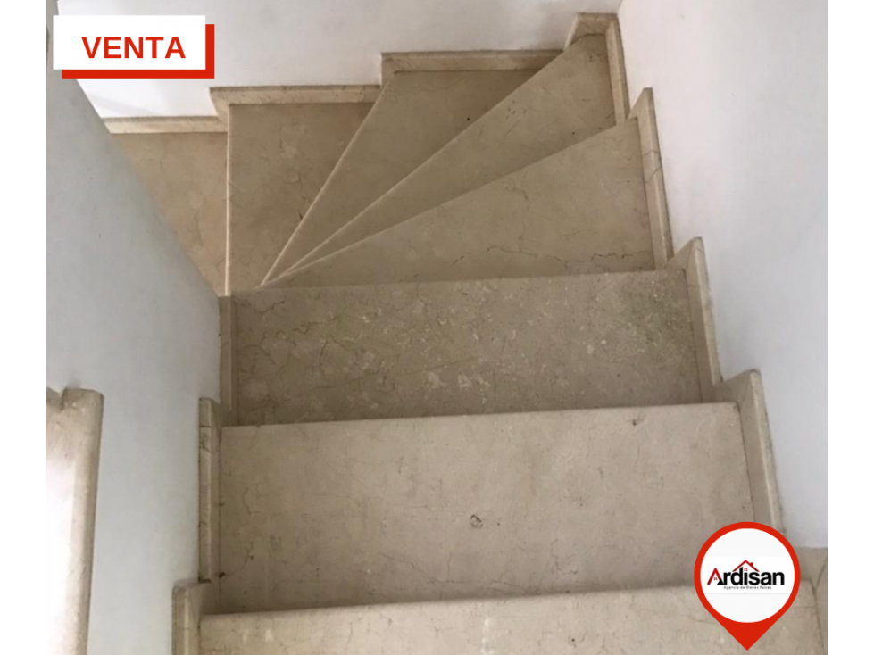 VENTA O PERMUTA  CASA REMODELADA EN  BONITO CONDOMINIO