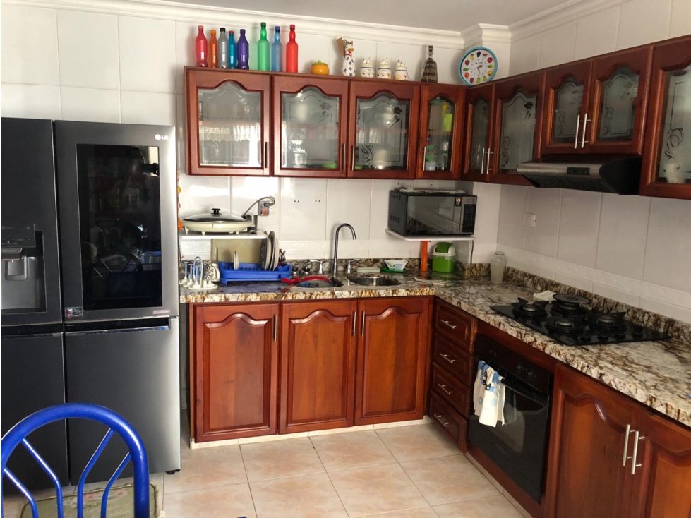 SE VENDE APTO EN CRESPO, EDIFICIO LA PLAYA