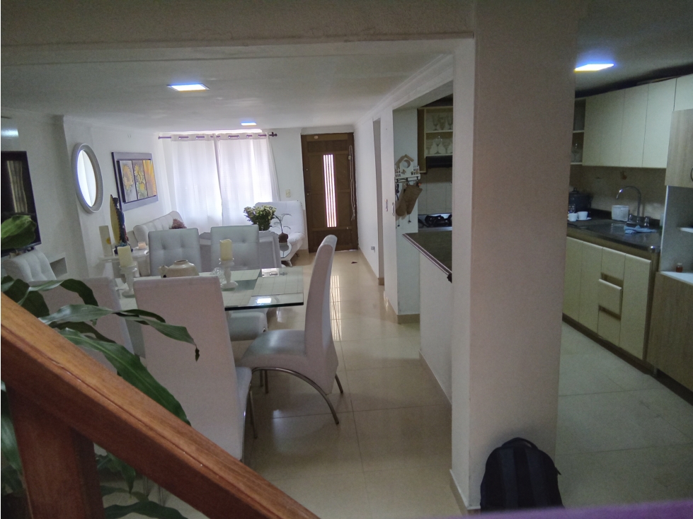 VENTA APARTAMENTO DE 2 NIVELES, UBICADO EN BELÈN ALIADAS