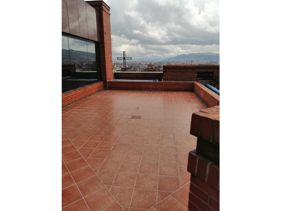 ARRIENDO AMPLIA OFICINA EN CHICO