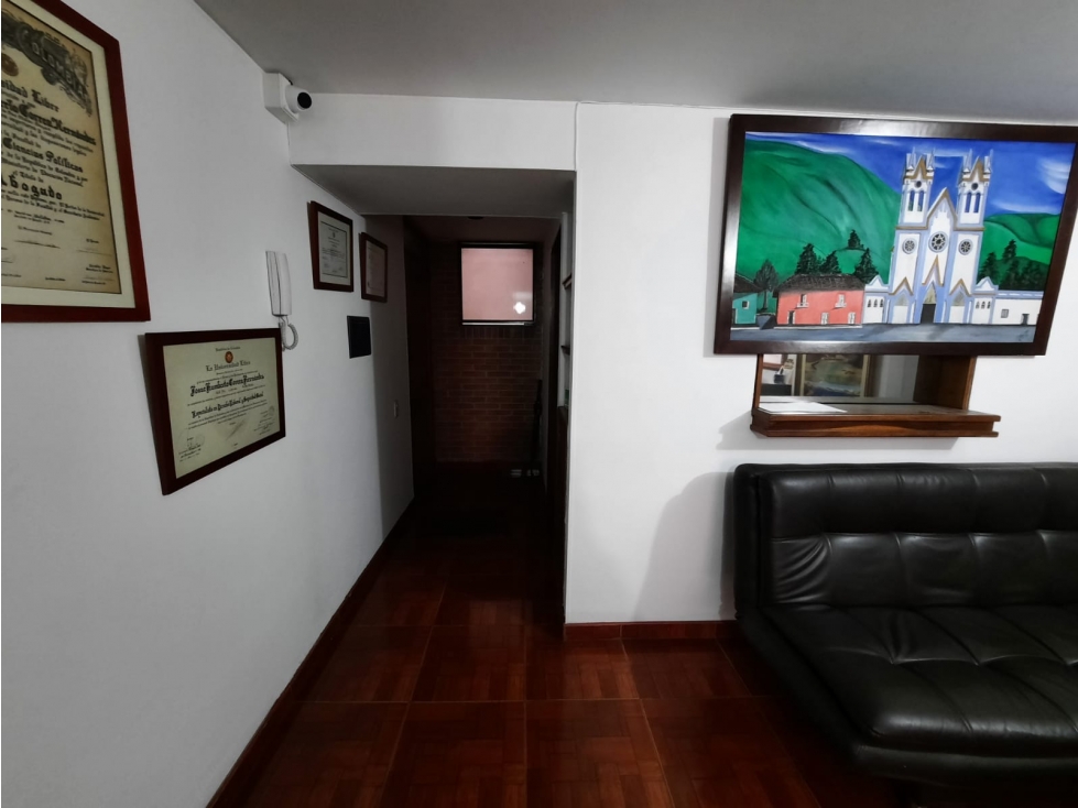 VENDO APARTAMENTO -OFICINA BAVIERA CENTRO INTERNACIONAL