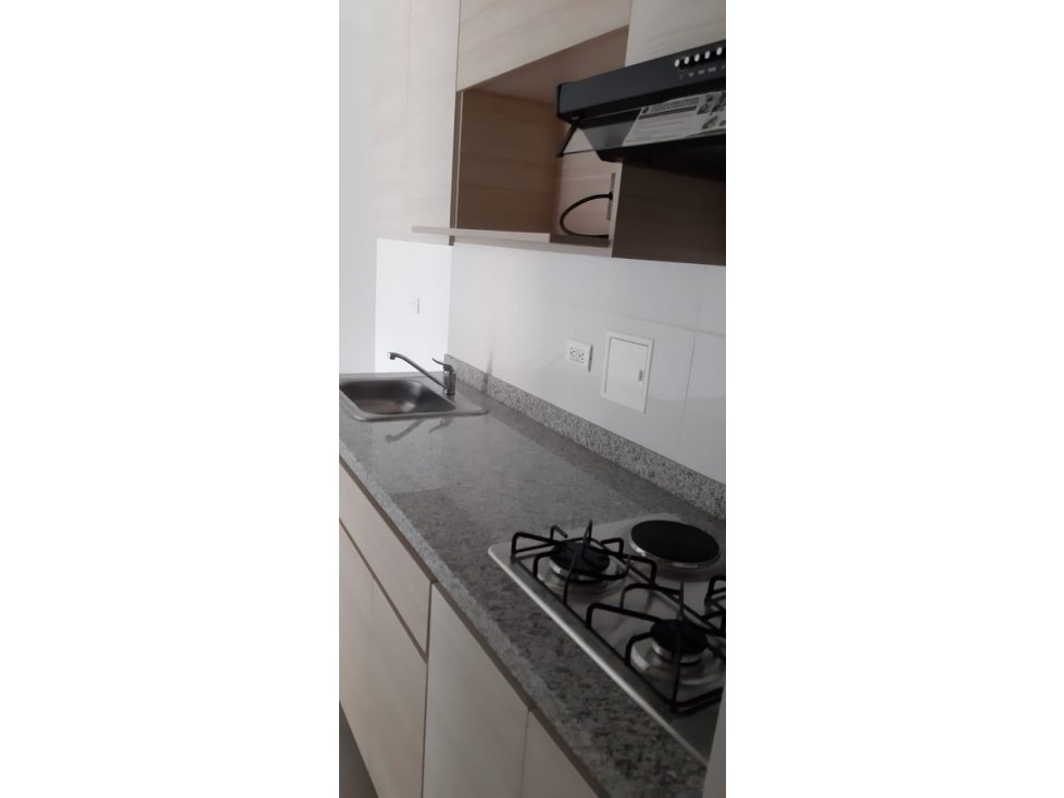 VENDO APARTAMENTO PISO 7 AVE SUR