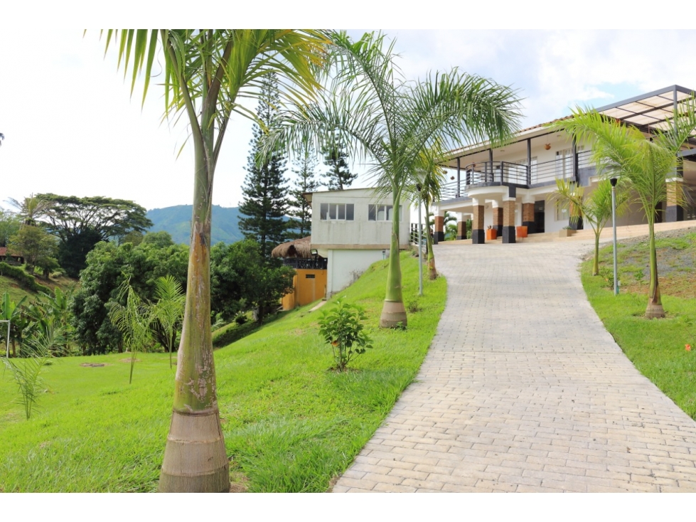 VENDO ESPECTACULAR CASA CAMPESTRE EN COMBIA