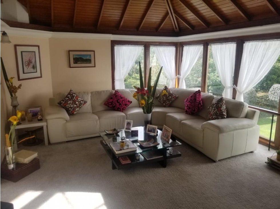 VENTA HERMOSISIMA CASA UBICADA EN SUBA CALATAYUD BOGOTA