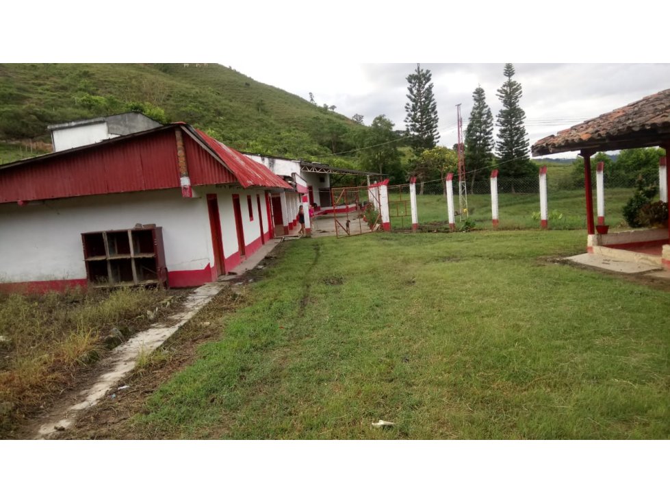 Se vende Finca en Toro Valle