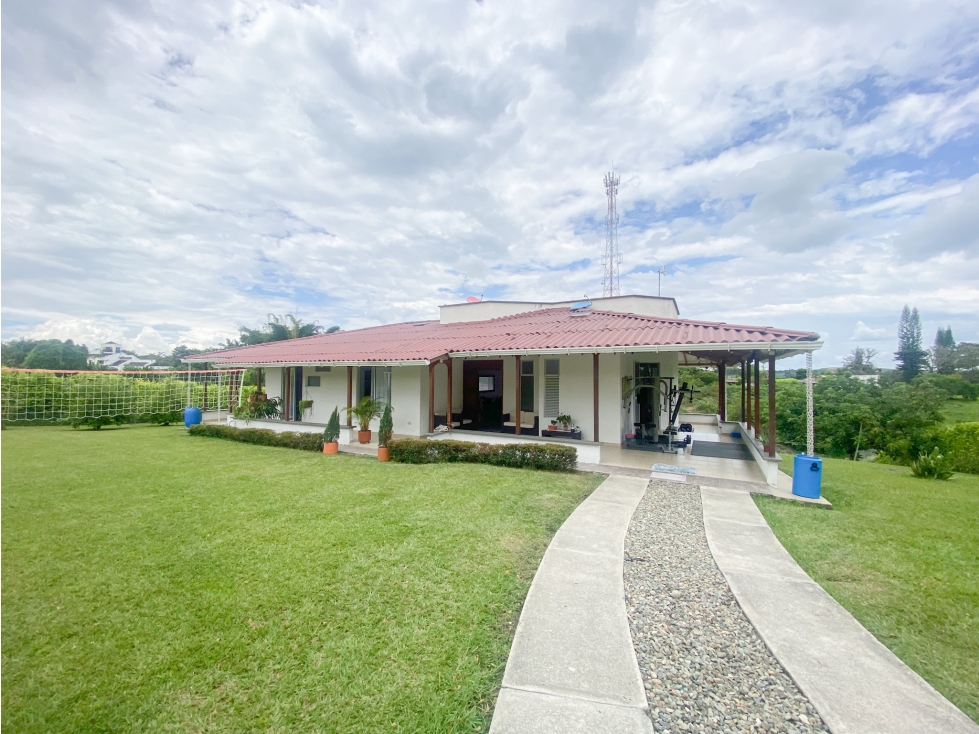 SE VENDE CASA CAMPESTRE EN LA TEBAIDA-QUINDIO