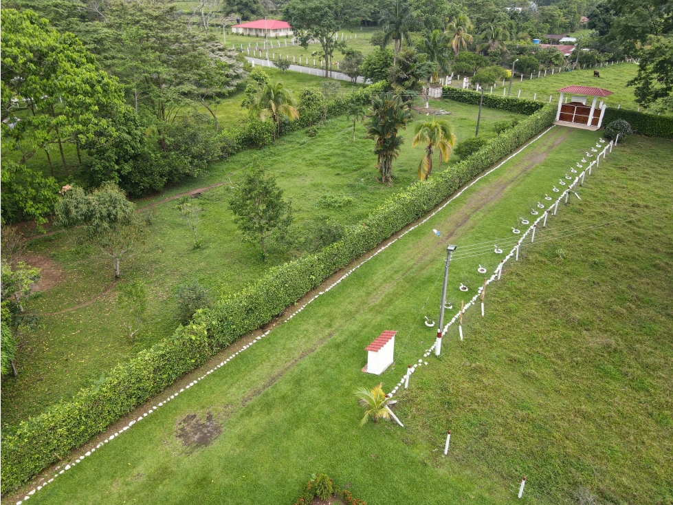 VENTA DE HERMOSA FINCA RESTREPO META (CANEY-MEDIO)