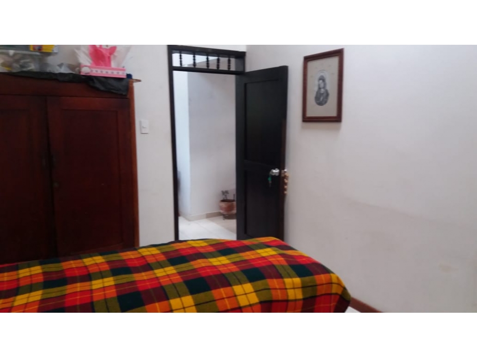 VENTA CASA CON RENTA EN BARRIO COLOMBIA, MANIZALES