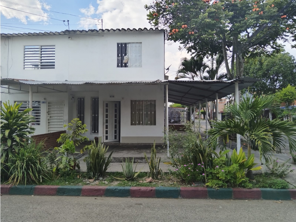 CASA ESQUINERA EN PALMIRA, Barrio Llano Grande