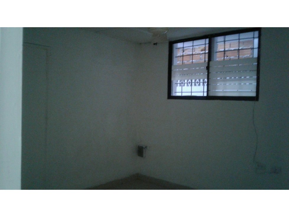 VENDO O ARRIENDO OFICINA EN BOCAGRANDE