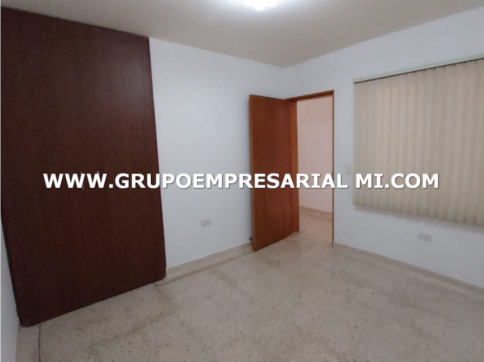 CASA BIFAMILIAR EN VENTA - SECTOR VILLA HERMOSA COD: 27209