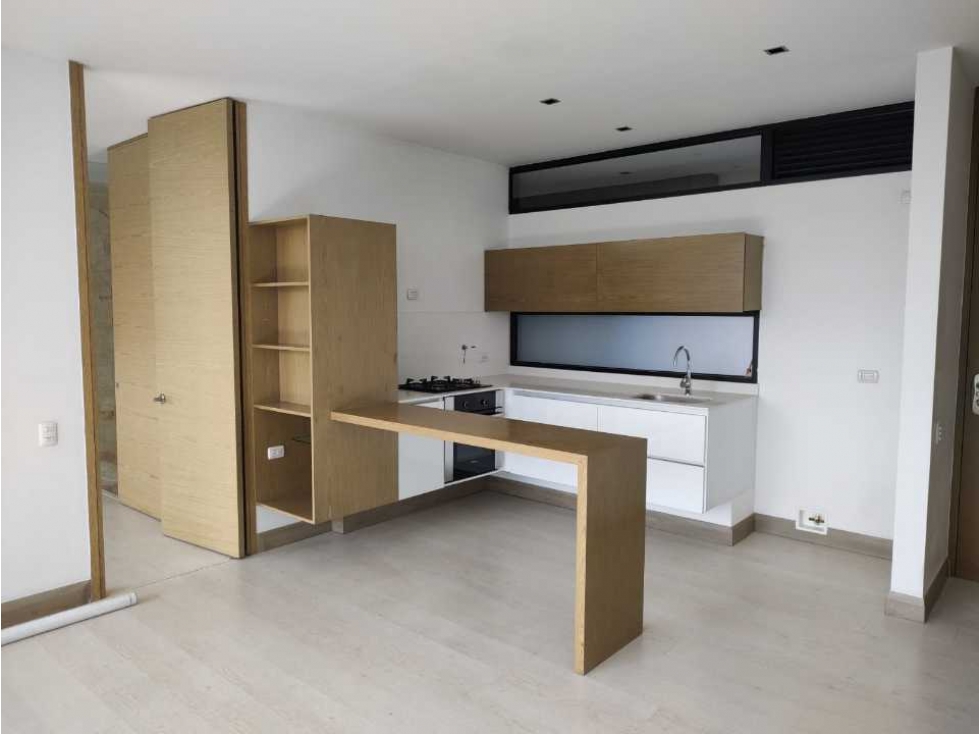 Venta apto piso 4 poblado