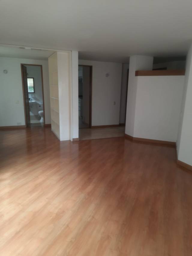 En VENTA apartamento ROSALES. Excelente ubicación